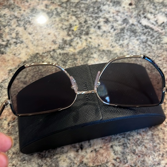 Prada sunglasses-NEW - Picture 3 of 8